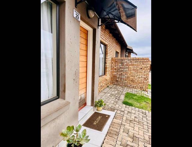 2 BEDROOM HOUSE FOR SALE IN DAWN PARK EXT